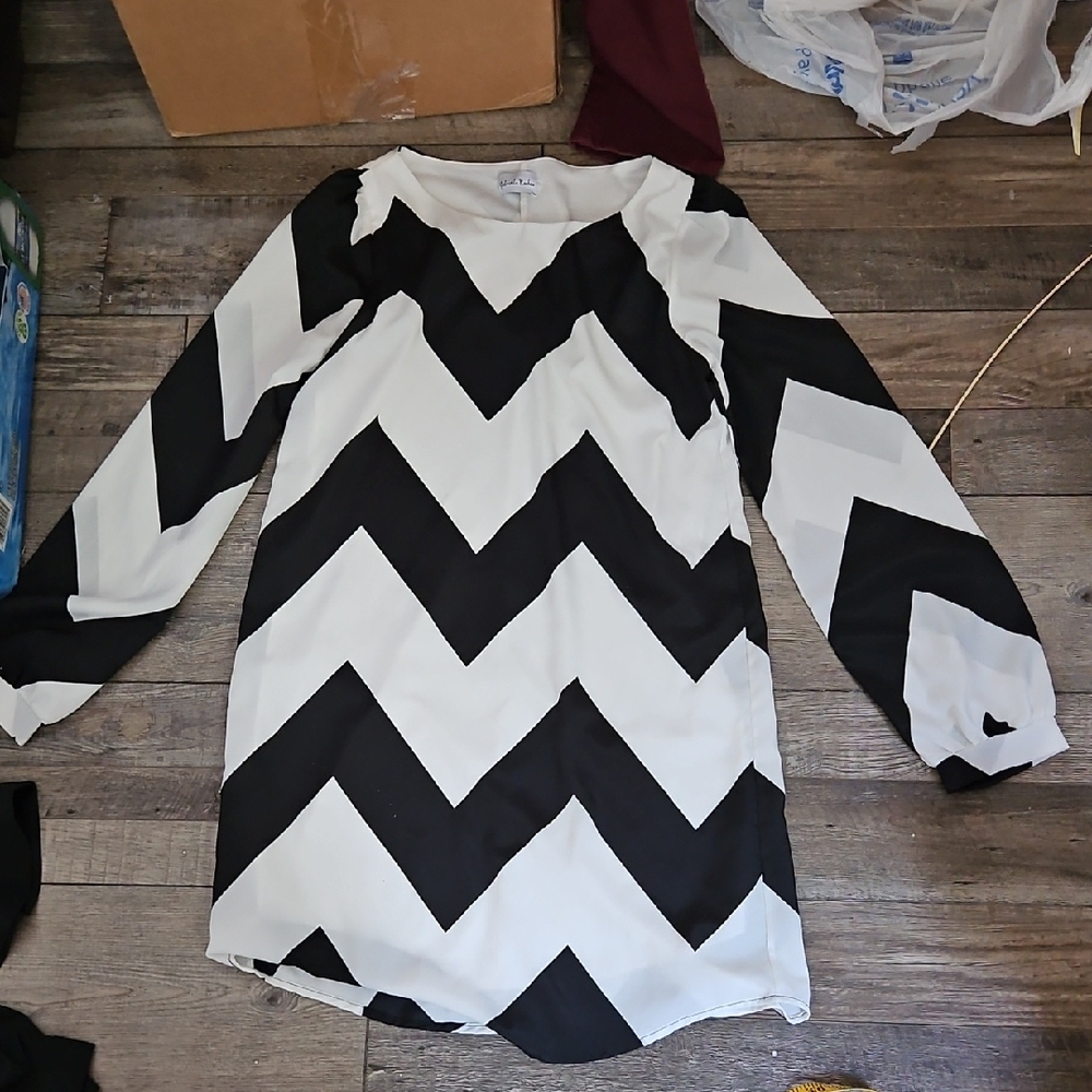 Gabriella Rocha Monochrome Chevron Dress. Womens Size Small